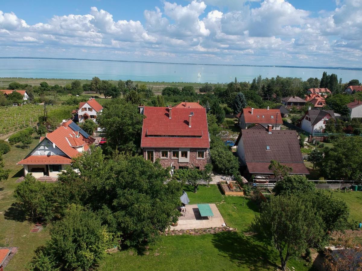 Апартаменты Hello Balaton Альшоэрш Экстерьер фото